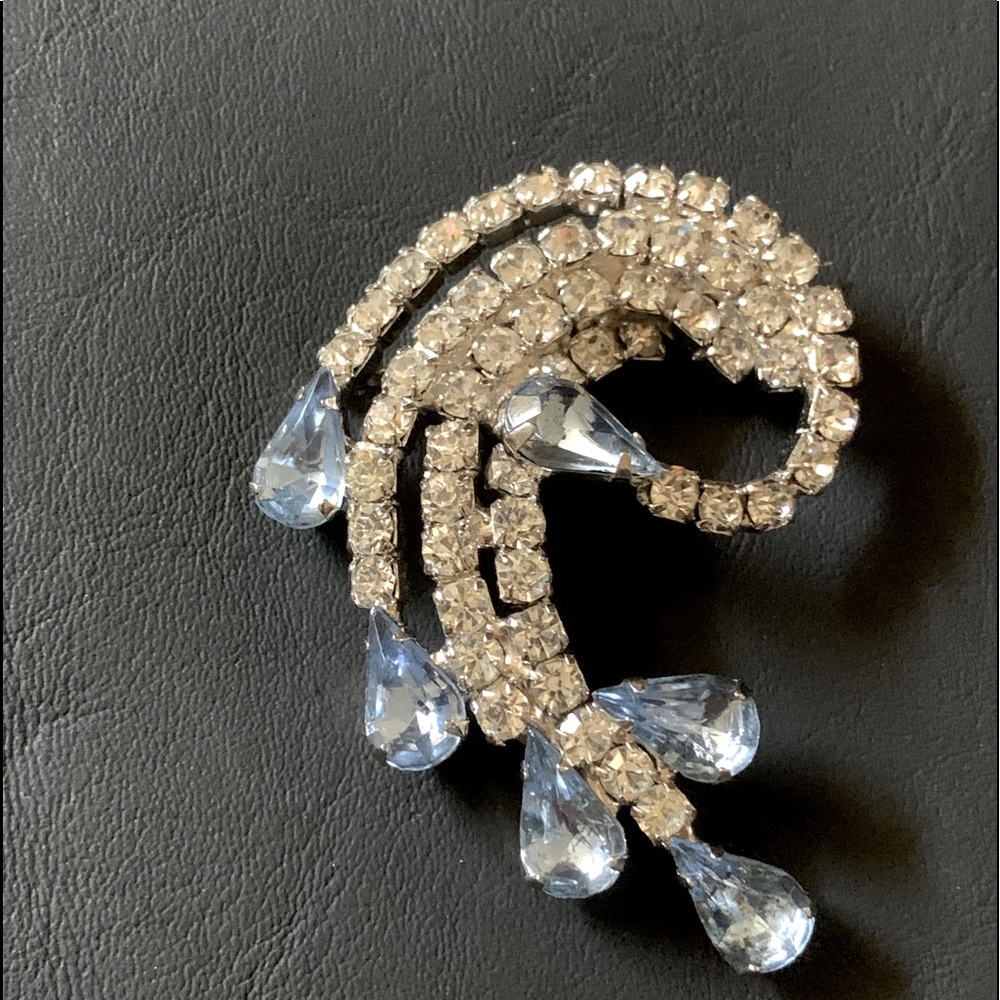 Vintage Rhinestone Brooch. Over 60 years old,Clear & Blue Rhinestones. Pre Loved